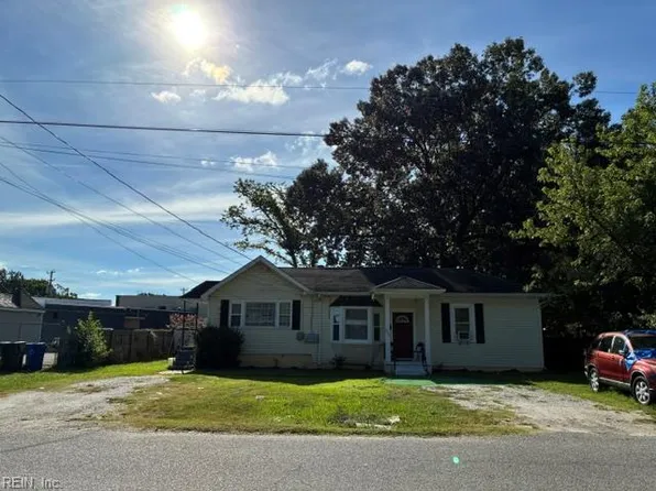 556 Bellwood Rd APT A, Newport News, VA 23601