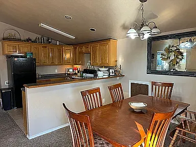 dining area before new flooring
