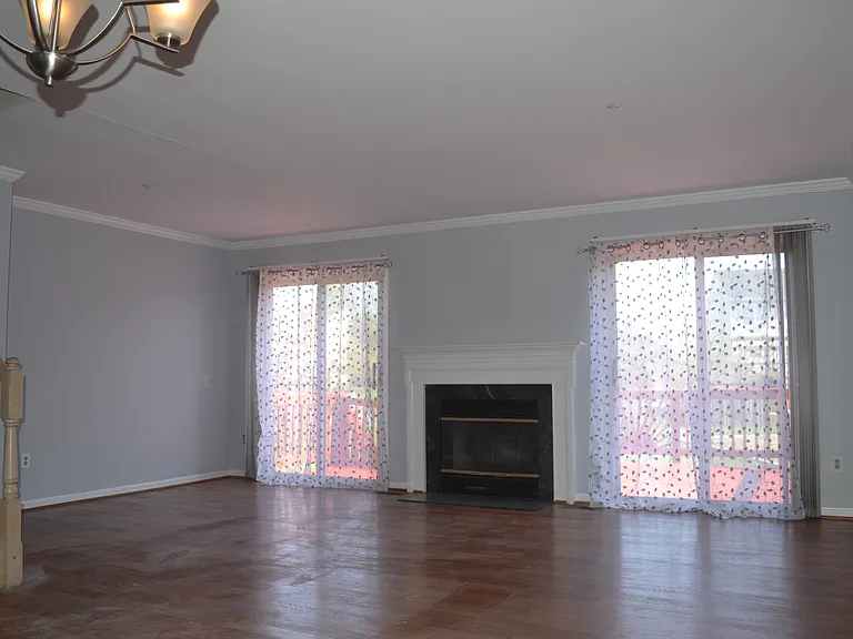 7104 Collinsworth Pl — Photo 3