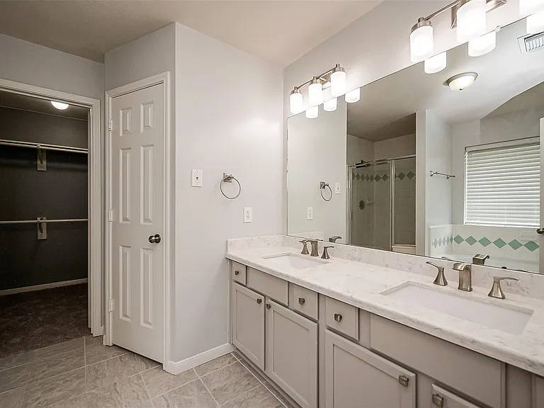 2802 Burgess Hill Ct — Photo 17