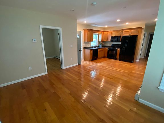 2nd image of 375 Lincoln St Floor 1