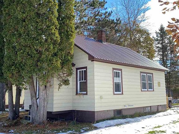 2nd image of 318 Blossom St
