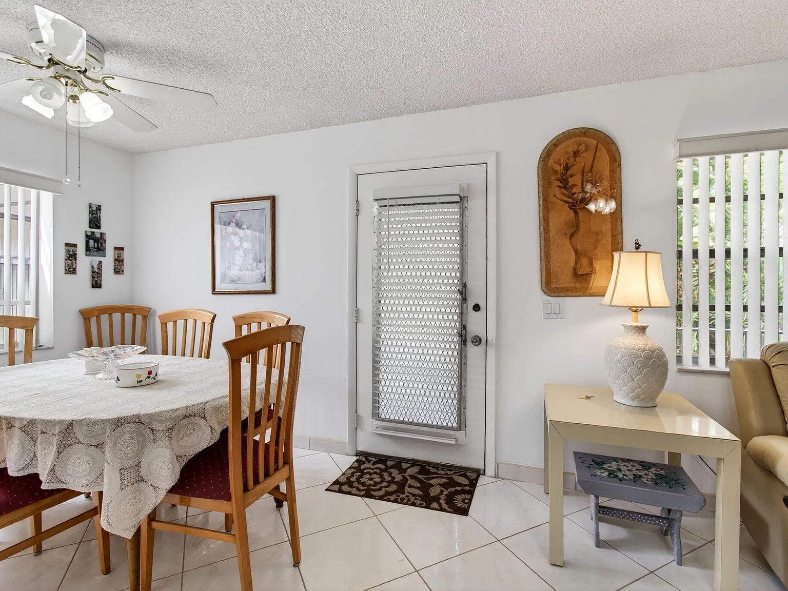 2 bed, 2.0 bath, 910 sqft, $1,600 — Photo 3