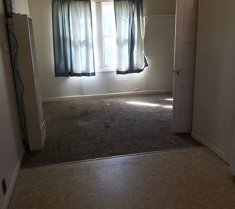 1st image of 411 1/2 E Harney St
