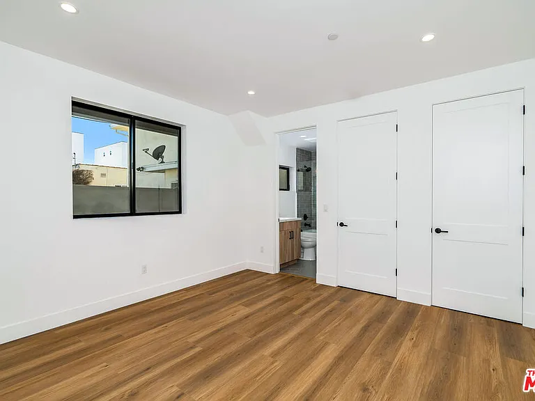 2204 1/2 Carmona Ave — Photo 15