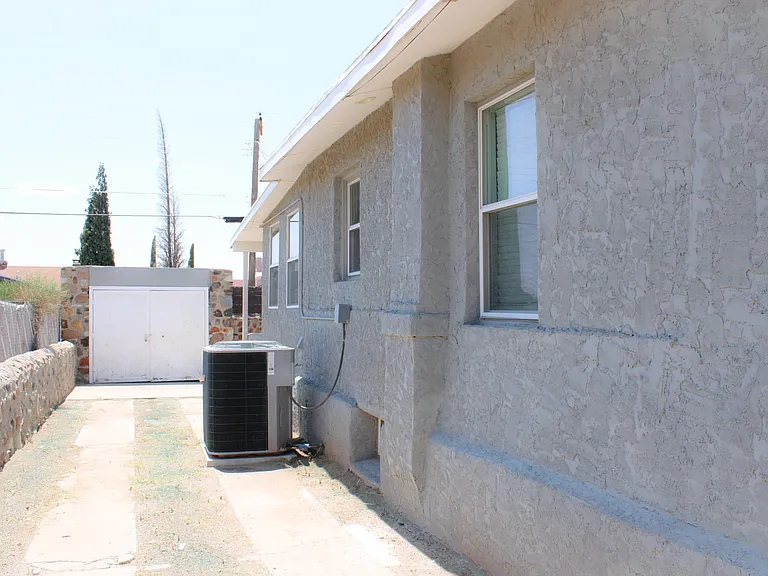 3824 Jackson Ave — Photo 3