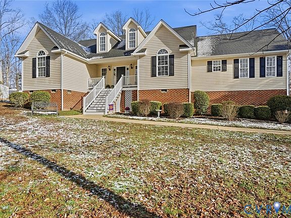 2nd image of 3916 W Fairway Dr