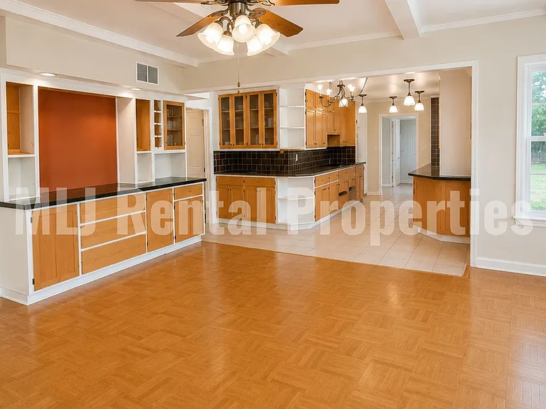 5881 S Irvington Ave — Photo 11