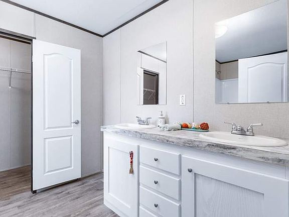 2nd image of 4906 King Arthur Blvd #13