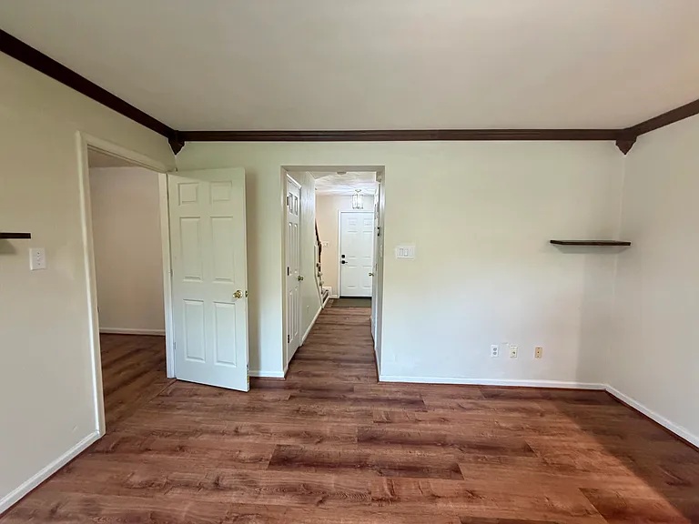 1400 Dalsbury Ln — Photo 11
