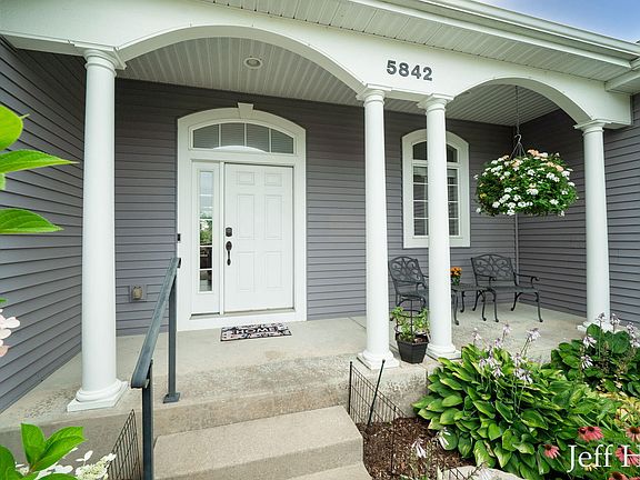 4th image of 5842 Chandonnet Dr