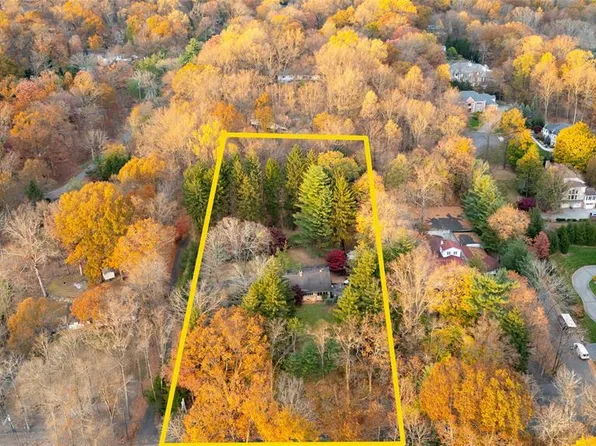 59 Old Stone Church Rd, Upper Saddle River, NJ 07458