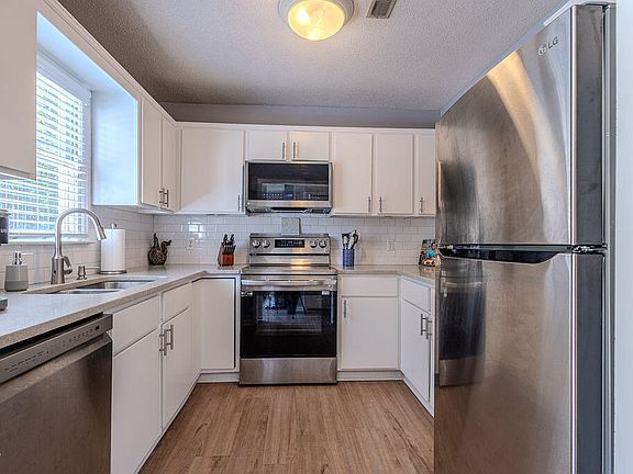 2nd image of 1710 Township Cir