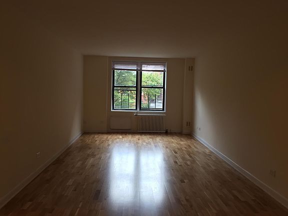 5th image of 4510 Kissena Blvd