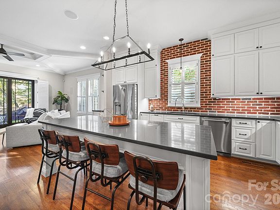 5th image of 1117 Pamlico St