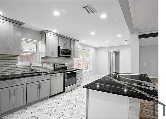 5th image of 900 Westminster Dr