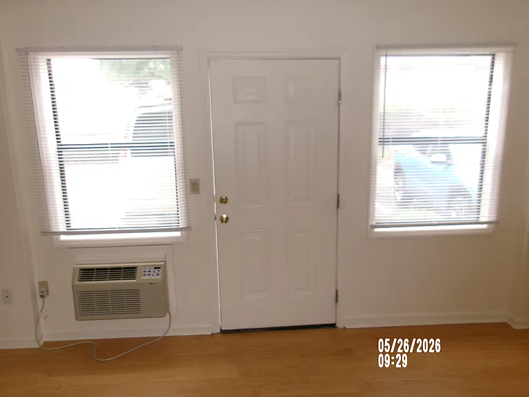725 9th Ave NE #725 — Photo 5