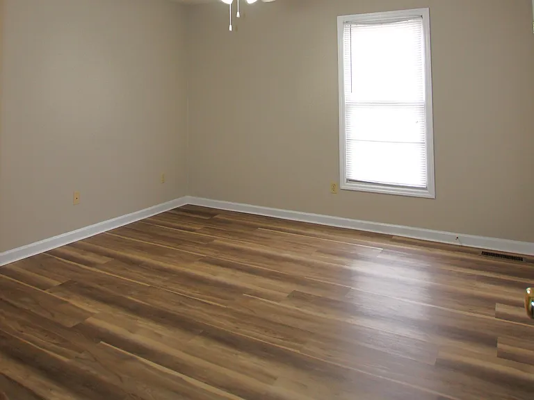 307 Columbia Dr — Photo 9