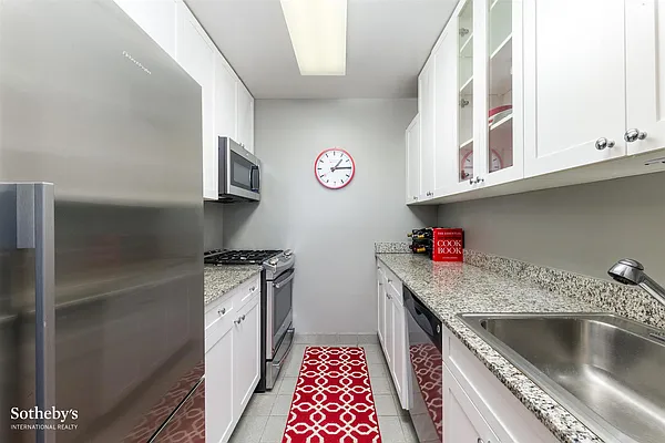 Sold by Sotheby's International Realty | media 6