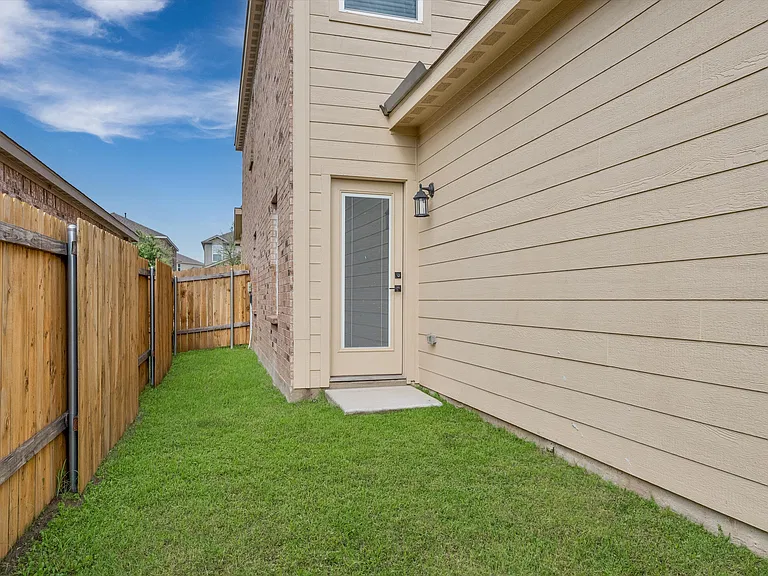 1309 Butler Ave — Photo 35
