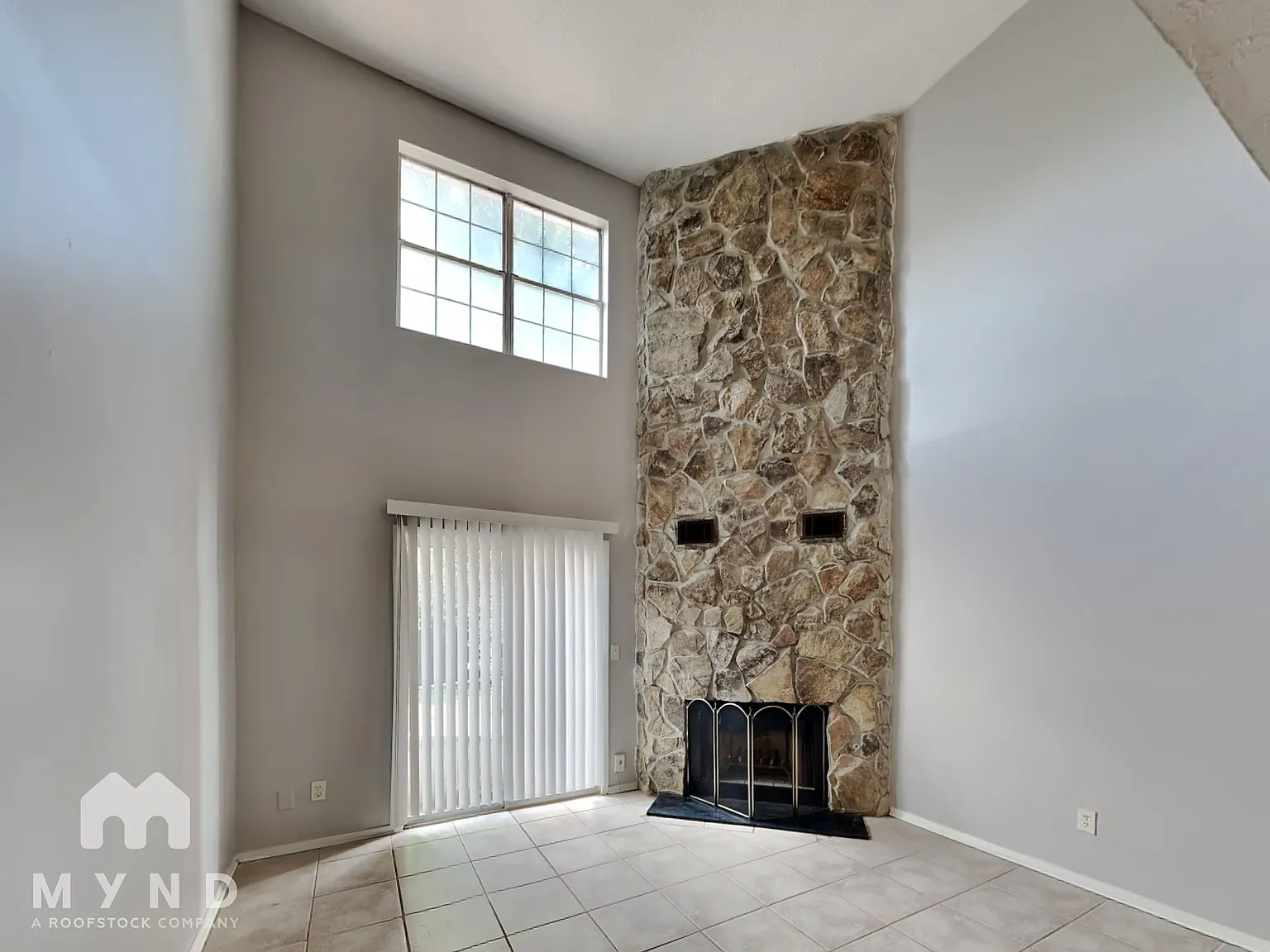 2 bed, 2.0 bath, 1624 sqft, $1,870 — Photo 2