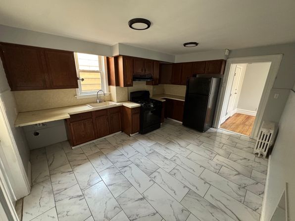 261 New York Ave #R22