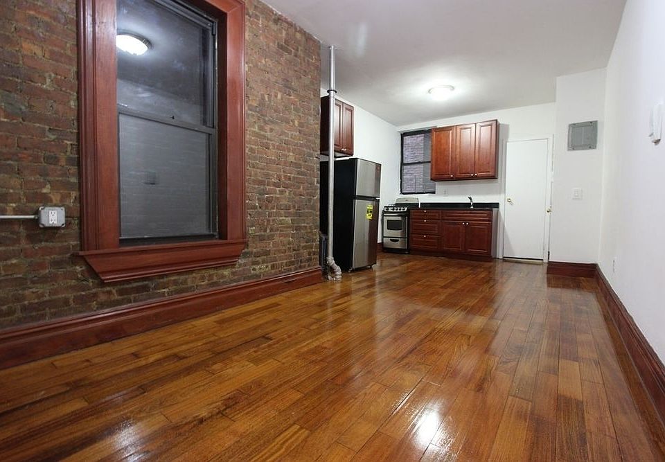 2nd image of 114 E 97th St APT 2E