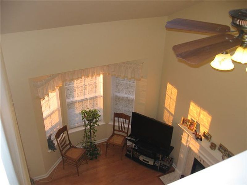 5th image of 48 BROOK Street