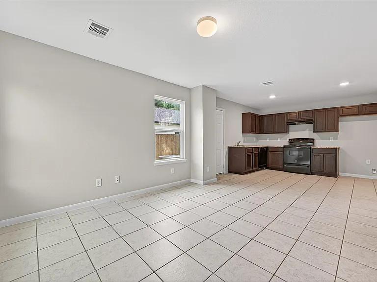 14774 Bowie Ln — Photo 11
