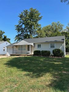 837 Lebon Dr, Saint Louis, MO, 63137