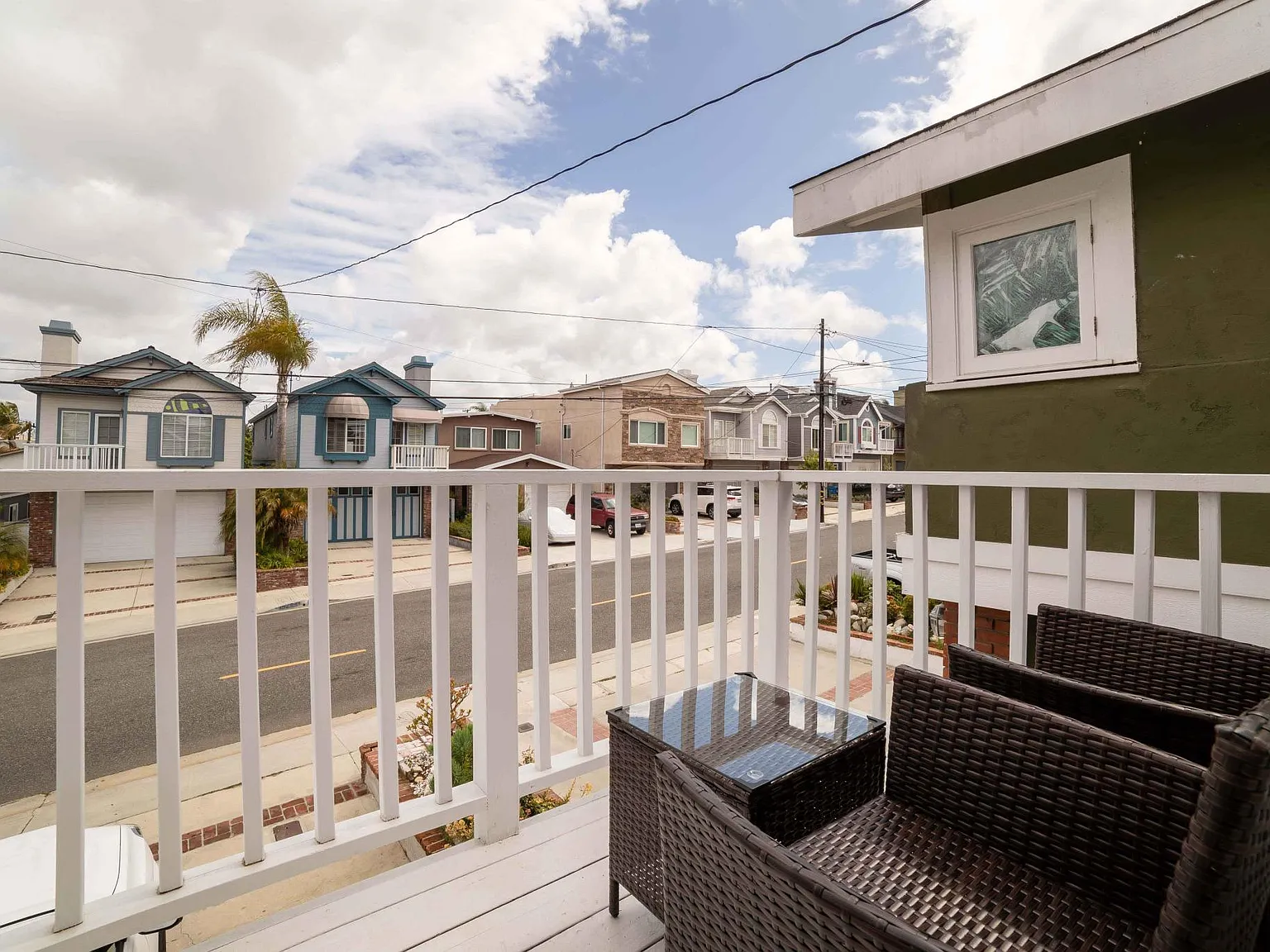 3 bed, 2.5 bath, 2000 sqft, $7,250 — Photo 3