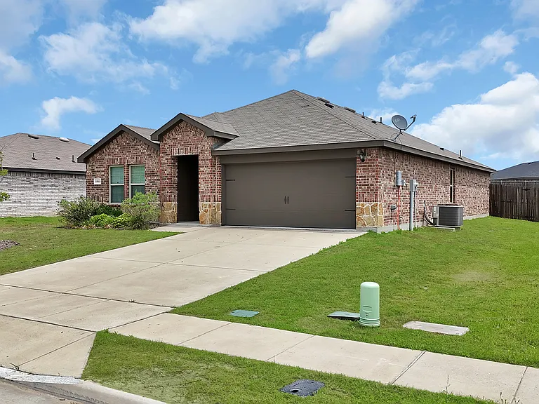 1311 Emi Kate Ln — Photo 48