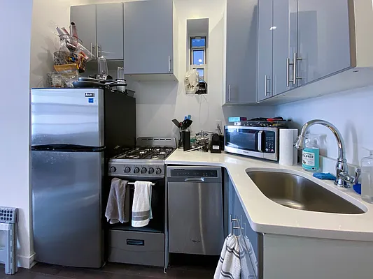 Rented by Kahen Properties | media 16