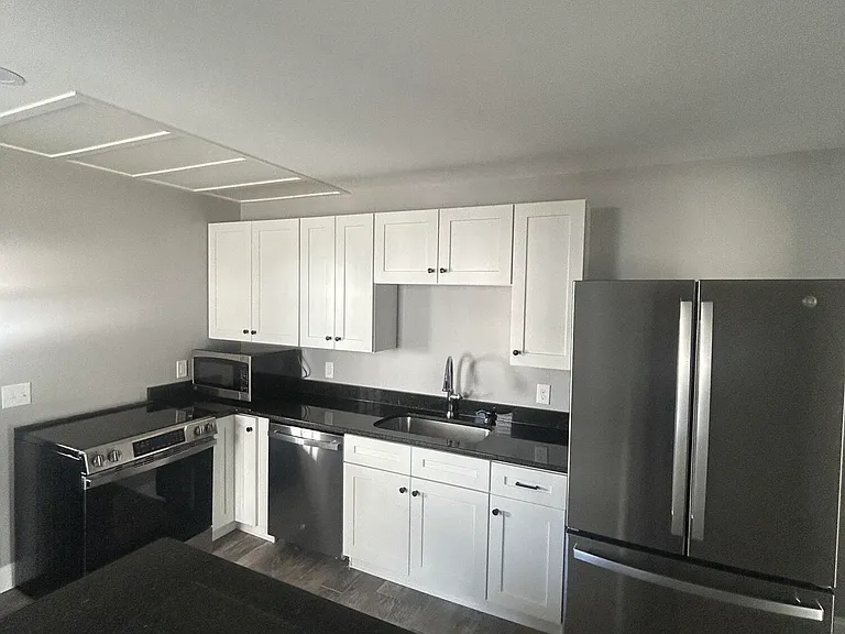 179 Railroad St — Photo 3