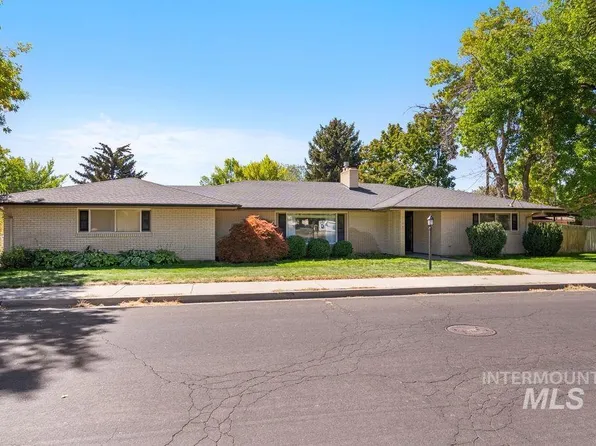 2138 Hillcrest Dr, Twin Falls, ID 83301