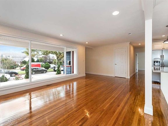 5th image of 311 Franklin Blvd