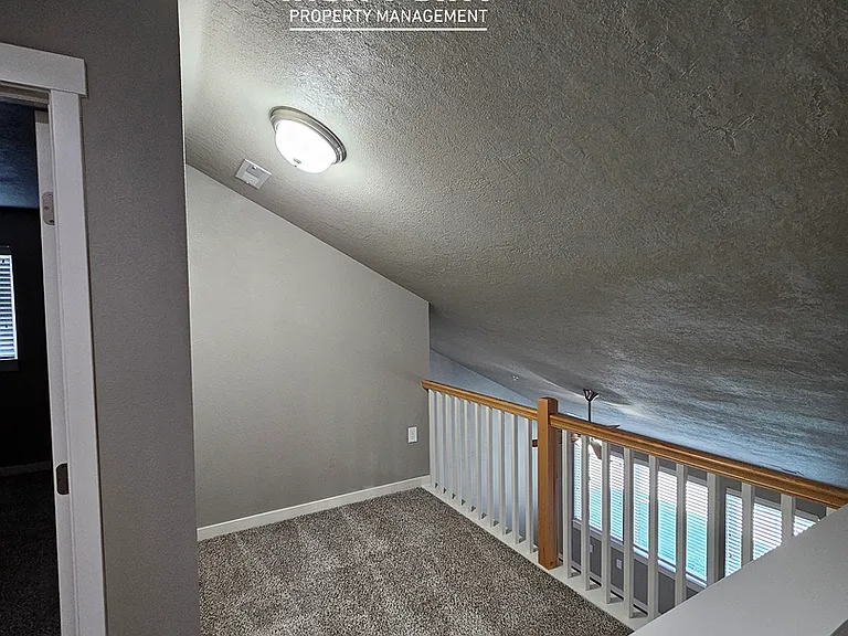 181 S Roaming Ln — Photo 18