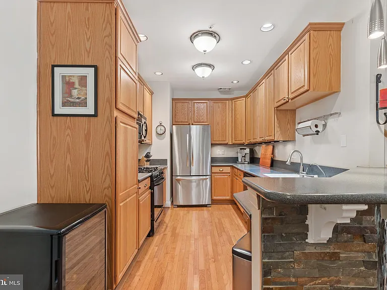 5114 Oneill Ln — Photo 12