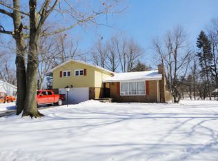 4675 Boncrest Dr E, Williamsville, NY 14221