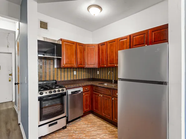 108 Seigel Street image 4 of 12