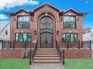 14615 Holly Ave, Flushing, NY 11355