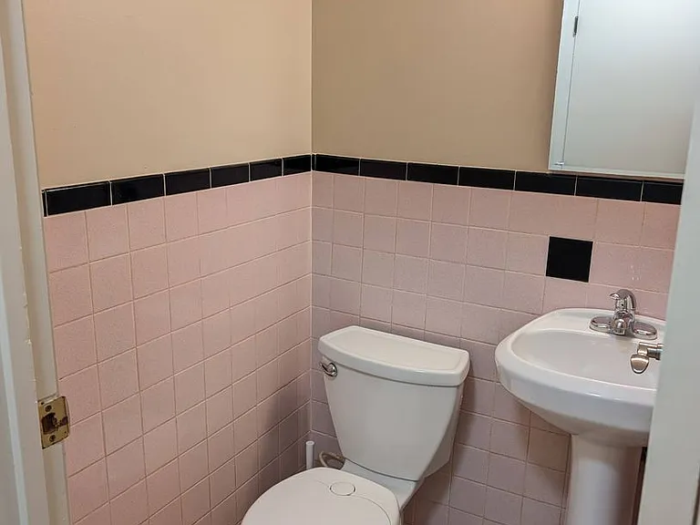 5253 Vernadale Dr — Photo 12