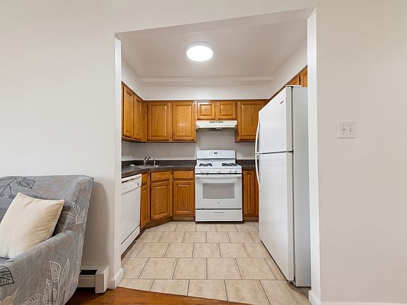 4th image of 6129 65th St #1