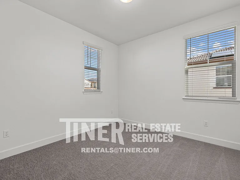 7941 Titan Dr — Photo 35