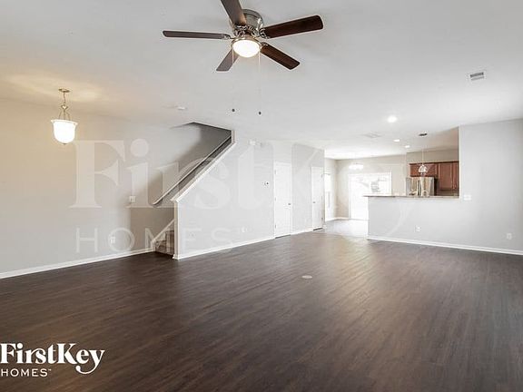 4th image of 2815 Pottinger Dr