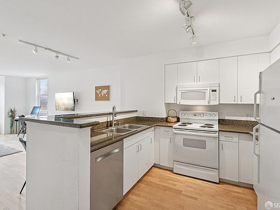 2nd image of 8300 Oceanview Ter APT 203
