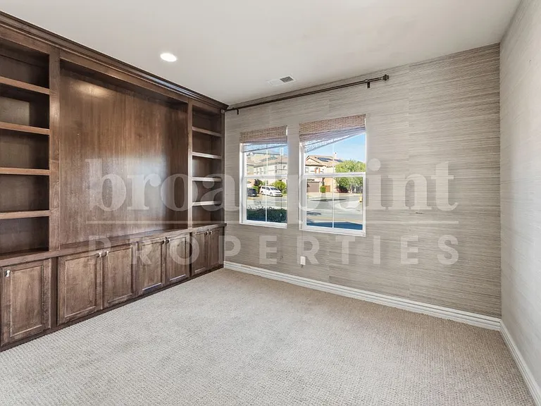 1672 N Las Flores Dr — Photo 17