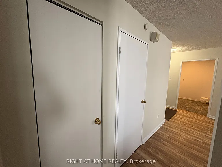 380 King St #903 — Photo 7