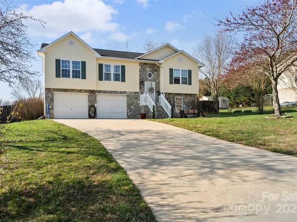 2309 Macarthur Ln, Hudson, NC 28638