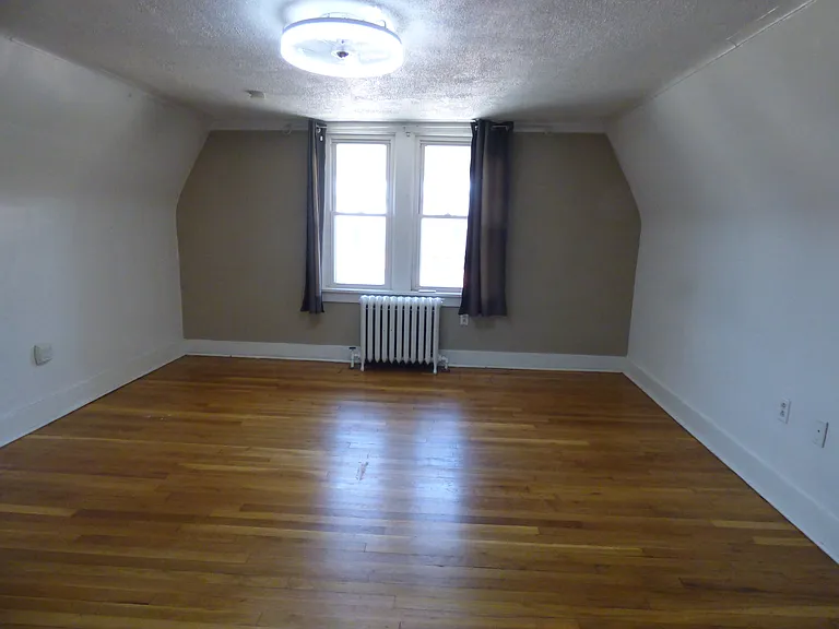 2010 Sarah St #2 — Photo 22